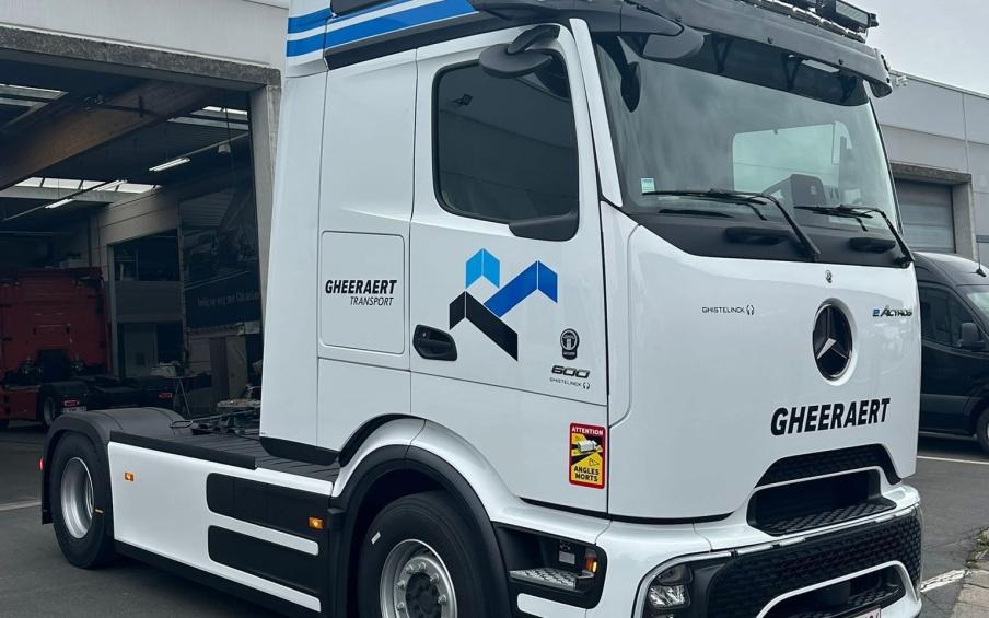 Volledig elektrische Mercedes-Benz eActros 600 in Gheeraert-kleuren